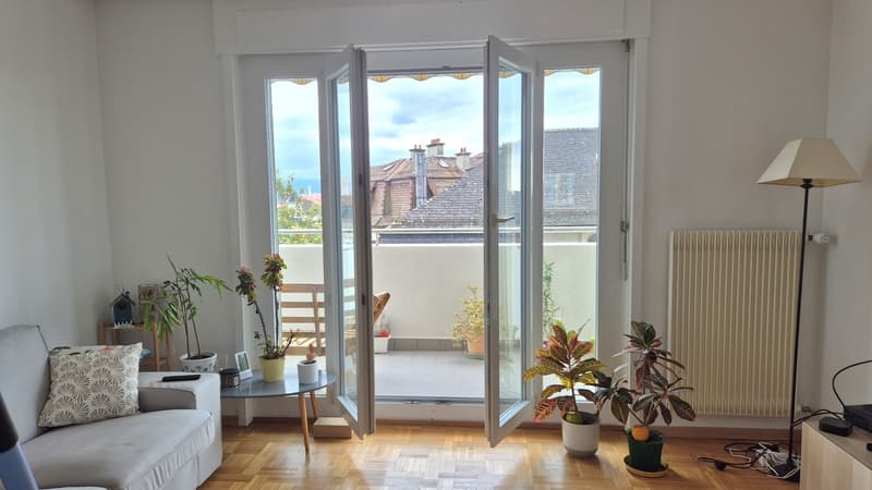 3 pièces Lumineux - Sous-gare - Avec Balcon Sud, Vue montagnes et Garage privé (8)