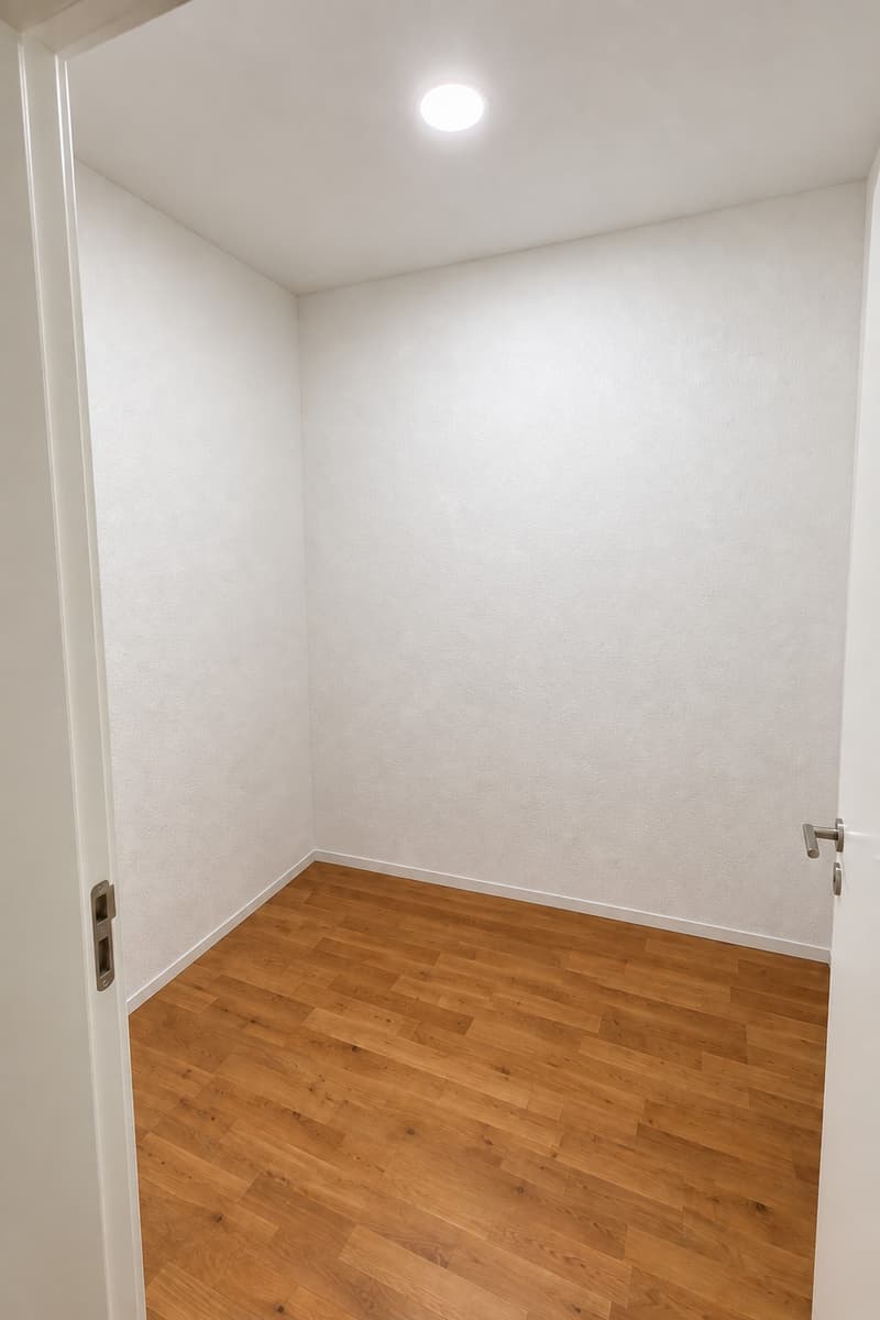 Bright, partially furnished 2.5-room apartment, 54 m², in Zurich-Seebach (8)