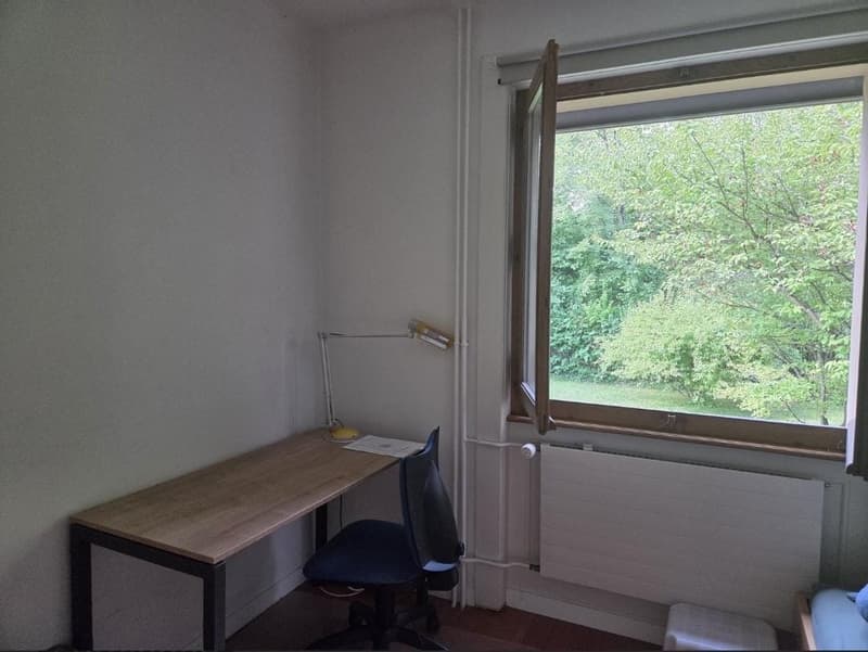 Room in shared flat for FEMALE STUDENT (2)