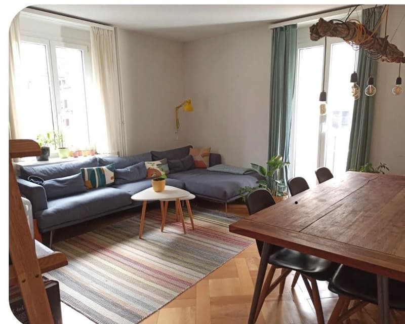 Zimmer mit eigenem Bad und geteiltem Büro in schöner 4.5-Zimmerwohnung (2)