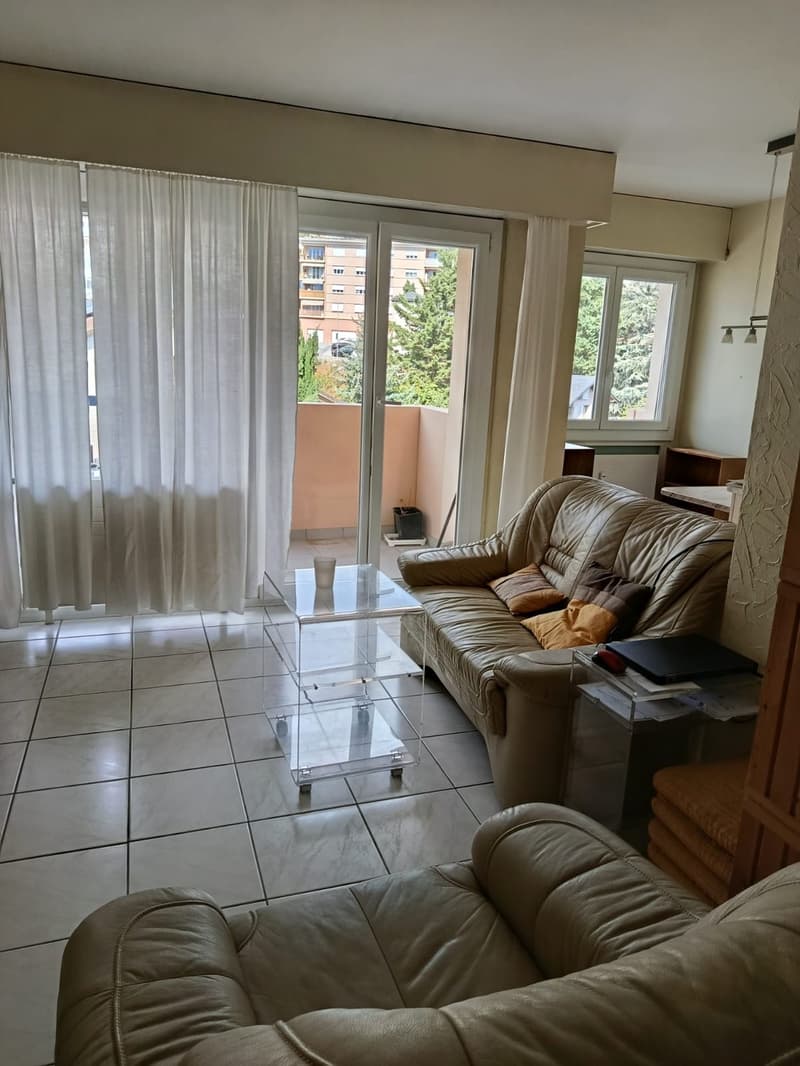 2.5-room apartment with balcony in Sierre, from 1 November (1)