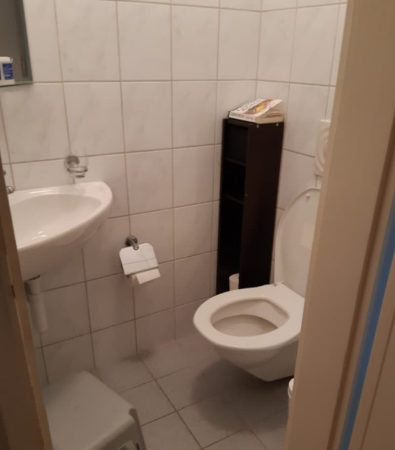 Frauen WG zimmer (4)