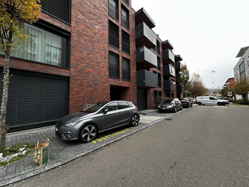 Grosszügige, moderne 3.5 Zimmerwohnung (8)