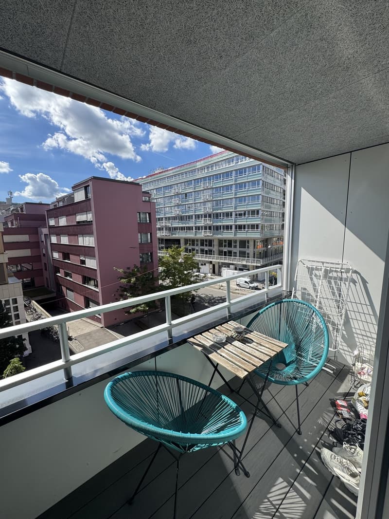 2.5 Zimmer Wohnung zur Untermiete - 2.3 bedroom apartment sublet (12)