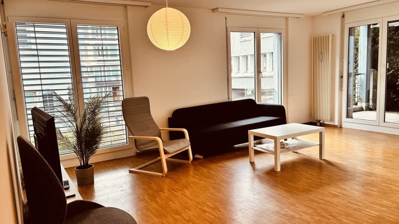 Fully Furnished & Serviced Apartment Close to HSG, Balcony (1)