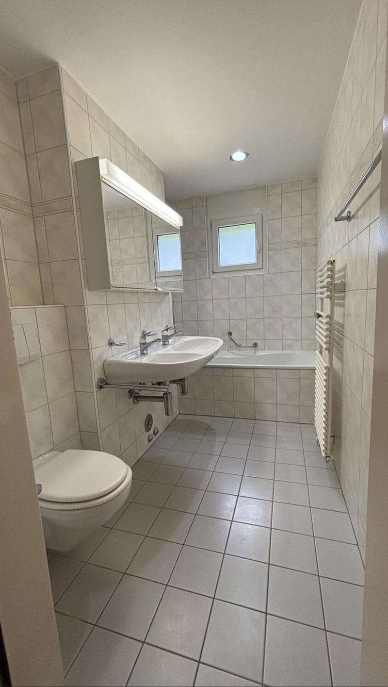 Fully Furnished & Serviced Apartment Close to HSG, Balcony (8)