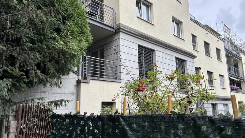Fully Furnished & Serviced Apartment Close to HSG, Balcony (3)
