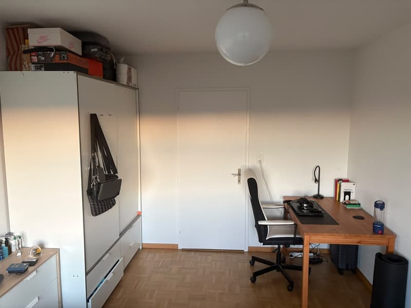 Rent a room (4)