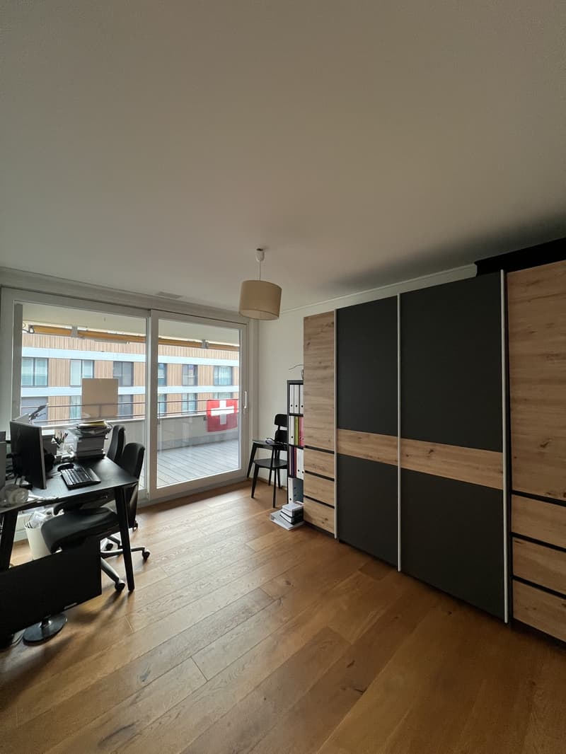Grosszügige, helle 4.5-Zimmer-Wohnung mit grossem Balkon (7)