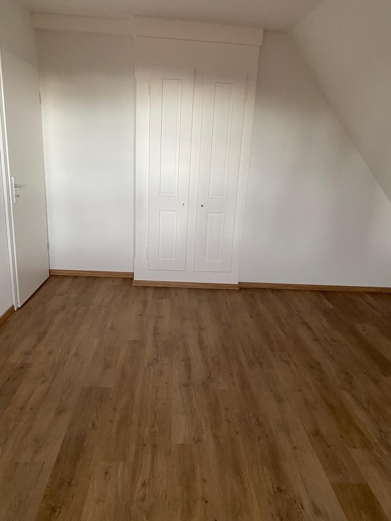Helle 5.5-Zimmer-Wohnung in Wabern sonnig, ruhig & nur 1 Minute vom Tram entfernt (2)