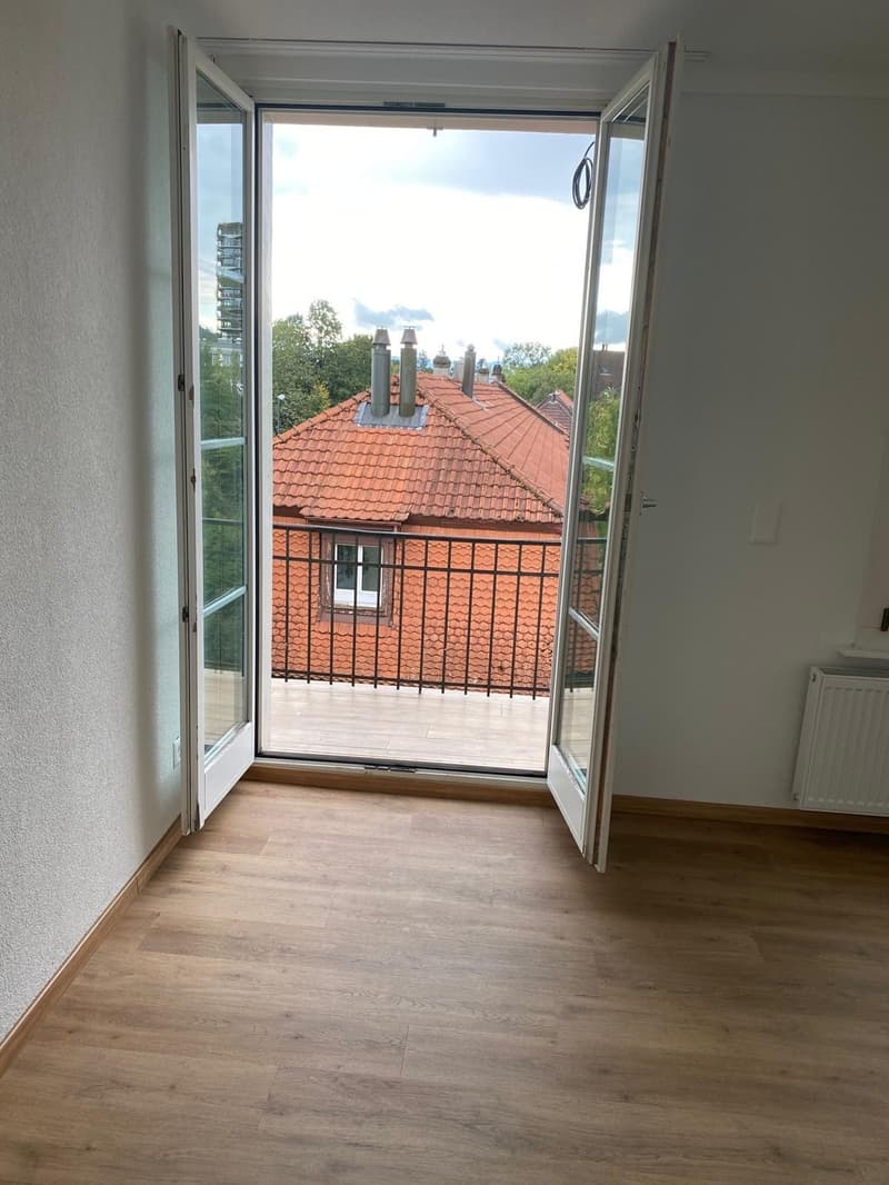 Helle 5.5-Zimmer-Wohnung in Wabern sonnig, ruhig & nur 1 Minute vom Tram entfernt (3)