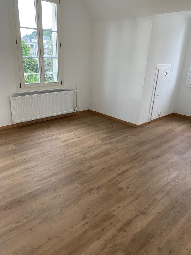 Helle 5.5-Zimmer-Wohnung in Wabern sonnig, ruhig & nur 1 Minute vom Tram entfernt (4)