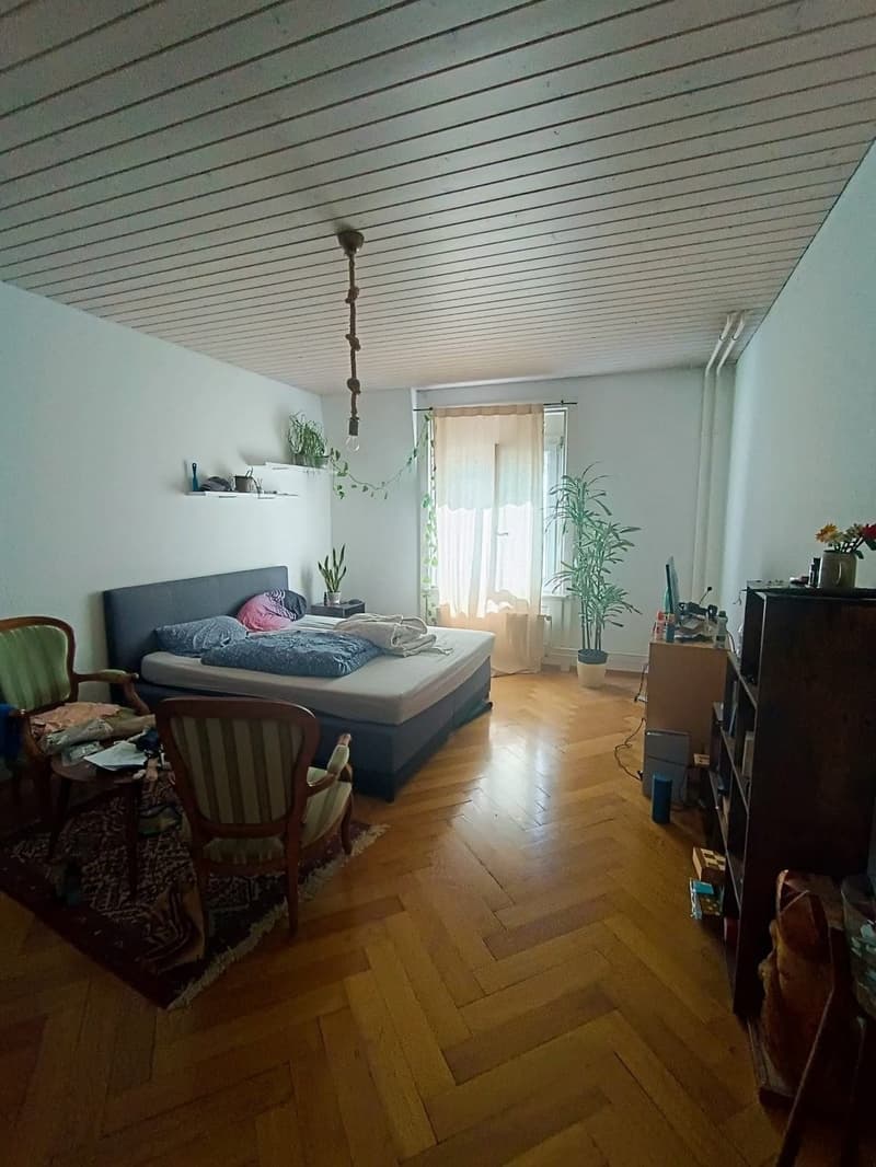 Grosses WG-Zimmer mit Einbauschrank (1)