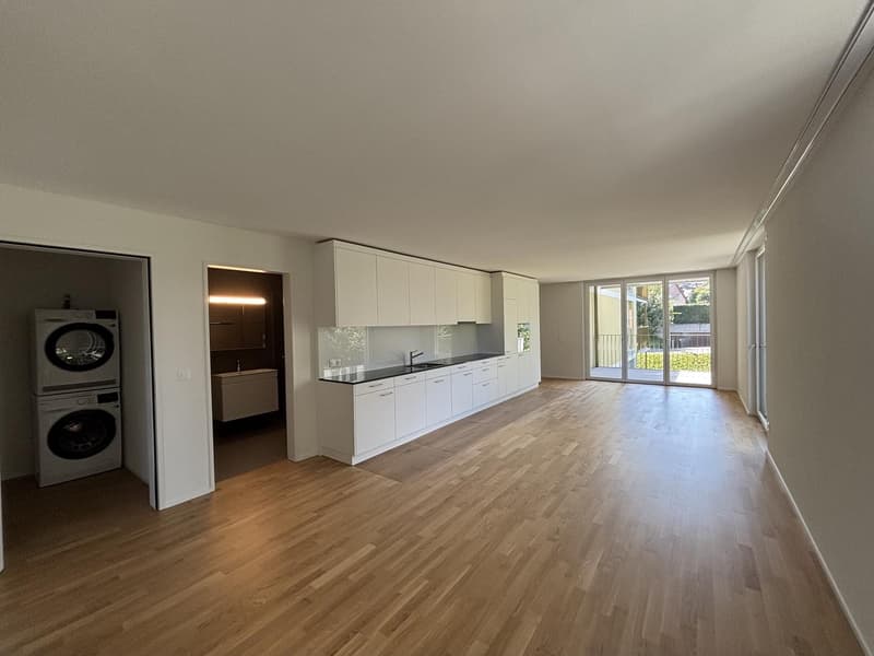 Helle 3.5-Zimmerwohnung mit Kita im Haus zentral in Dielsdorf, ab sofort beziehbar (1)