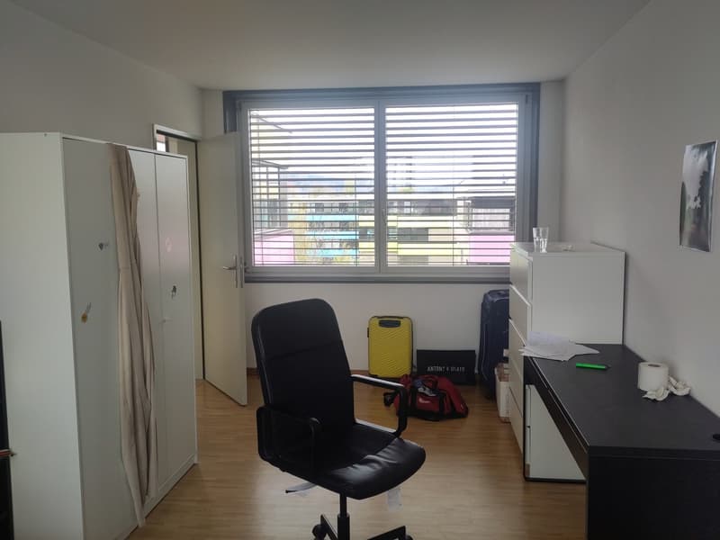 Modern shared flat in Oberwinterthur 16.6 m² room available near train station (4)