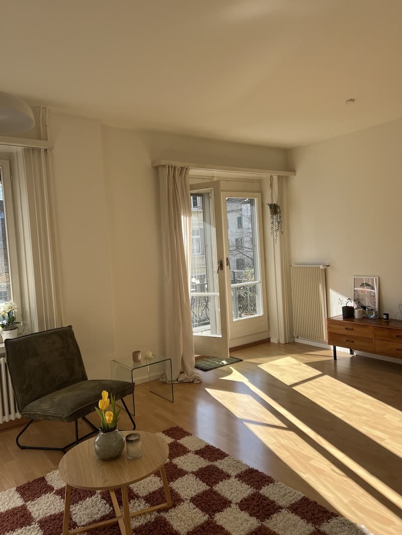 Charmante Altbauwohnung (1)