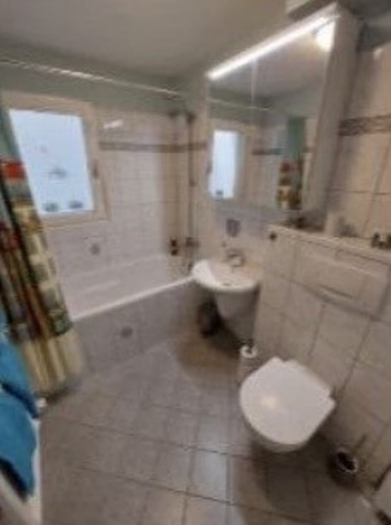 1 Zimmer in einer 2er WG. (3)