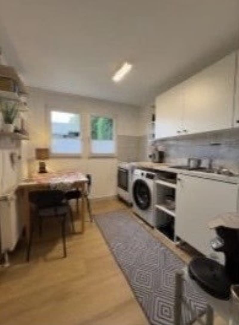 1 Zimmer in einer 2er WG. (2)
