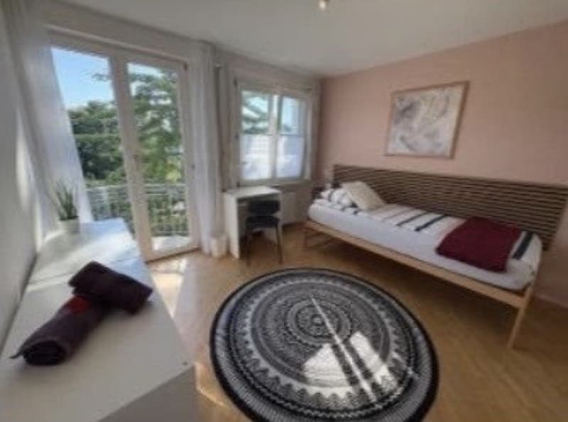 1 Zimmer in einer 2er WG. (4)