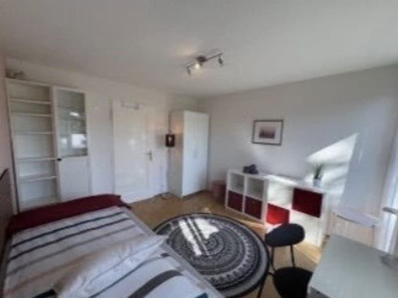 1 Zimmer in einer 2er WG. (1)