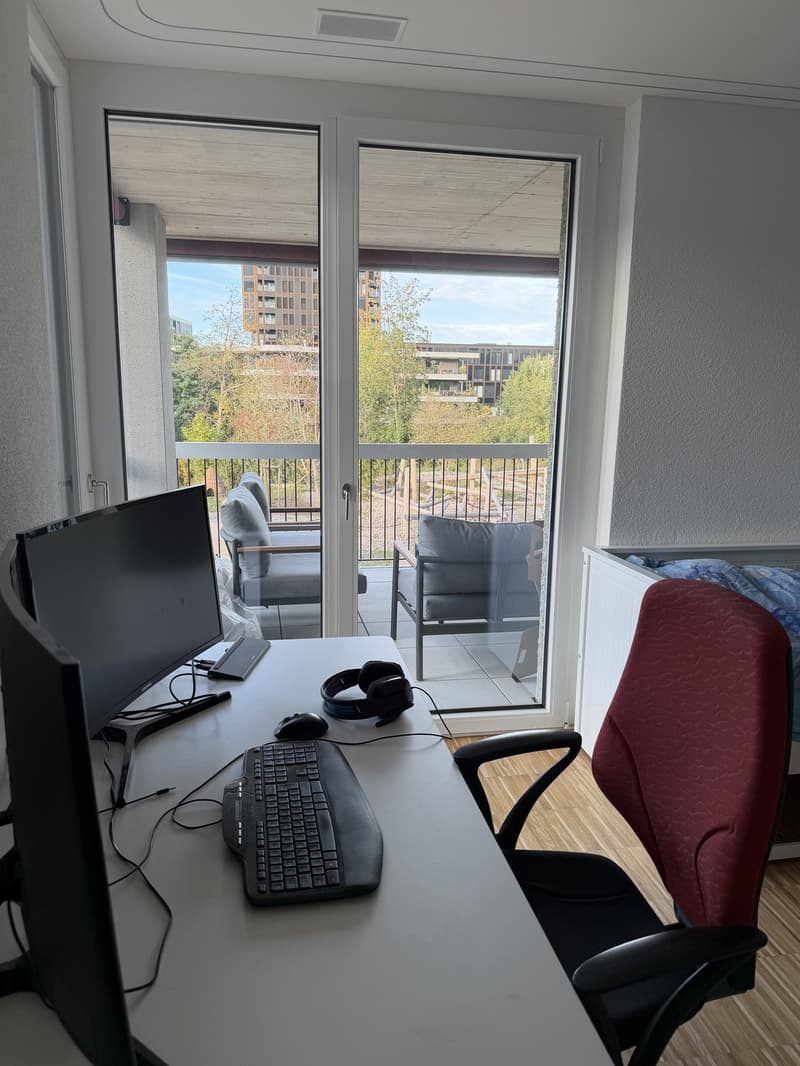 Zimmer 2/Bürozimmer