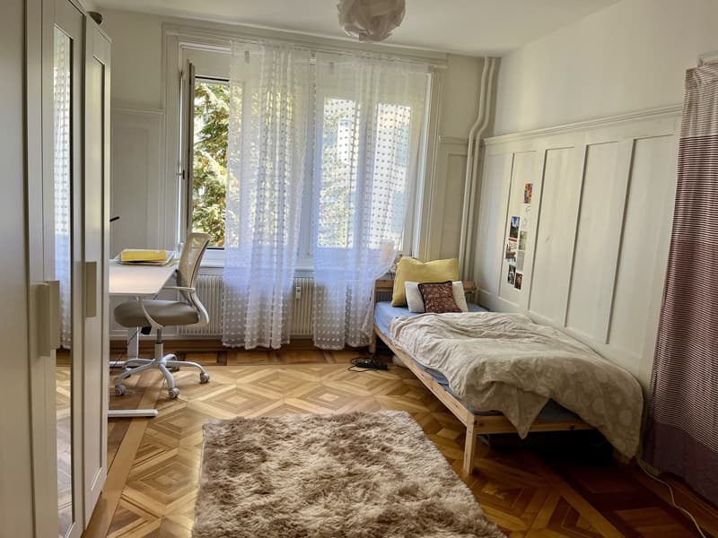 Furnished bringt room in a shared flat of four people from end of October/1 November (2)