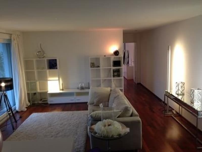 Spacious 2.5-room garden apartment in Richterswil (1)