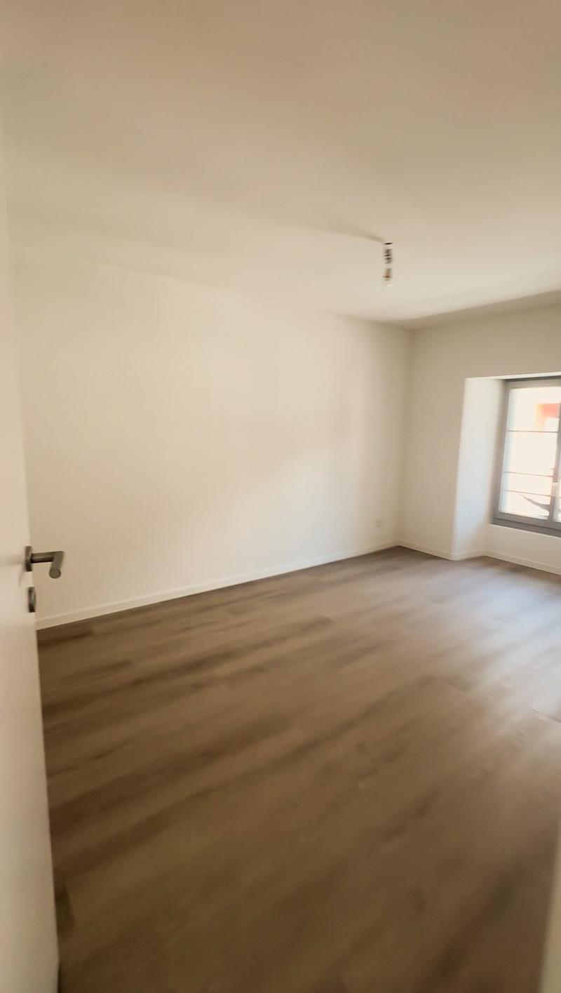 Bel appartement 2,5 pièces rénové avec grand jardin et terrasse Peseux (4)