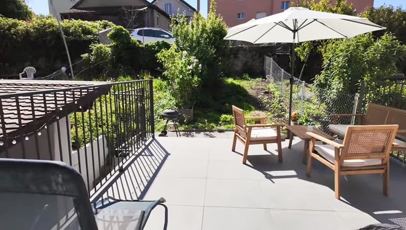 Bel appartement 2,5 pièces rénové avec grand jardin et terrasse Peseux (12)