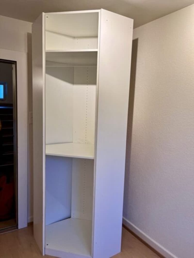 Centrally Located Apartment in an Older Building (FEMALE) (3)