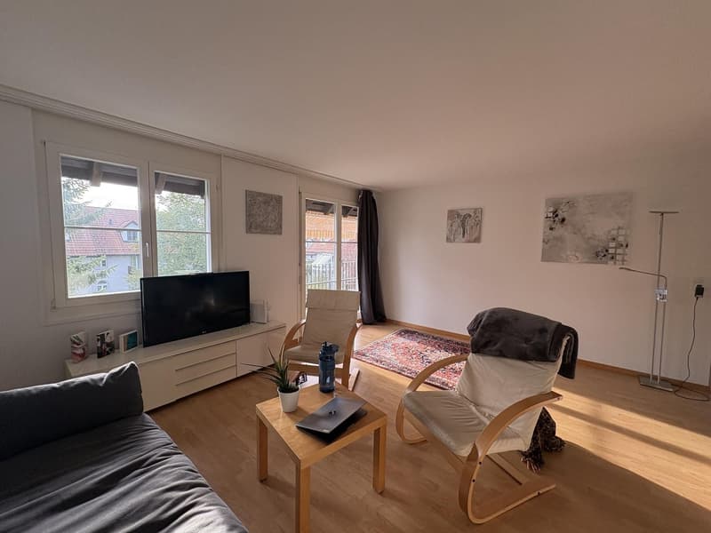 Helle 4.5-Zimmer-Wohnung mit Balkon CHF 1995 inkl. NK (1)