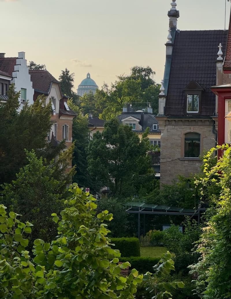 Room in Le Chateau available! (9)