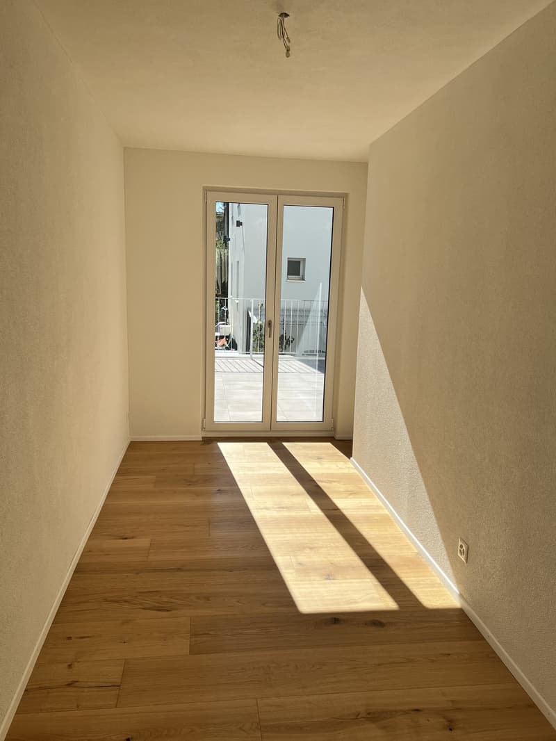 Moderne 3.5-Zimmer-Wohnung mit grosser Terrasse in Adliswil mit Top-Anbindung nach Zürich (7)