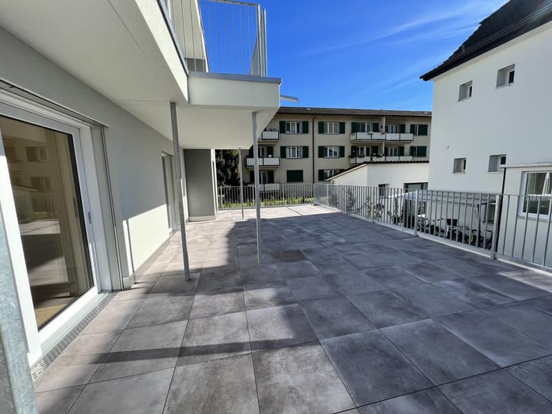 Moderne 3.5-Zimmer-Wohnung mit grosser Terrasse in Adliswil mit Top-Anbindung nach Zürich (11)