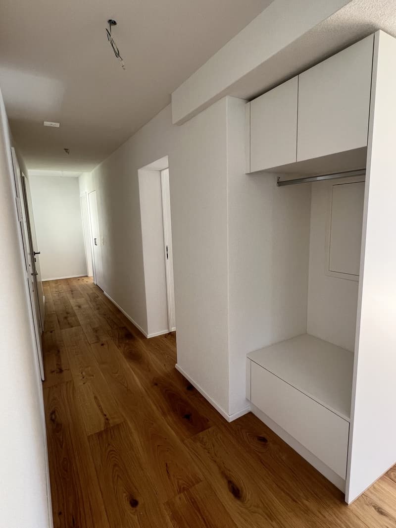 Moderne 3.5-Zimmer-Wohnung mit grosser Terrasse in Adliswil mit Top-Anbindung nach Zürich (4)
