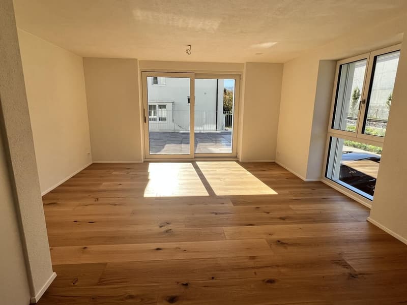 Moderne 3.5-Zimmer-Wohnung mit grosser Terrasse in Adliswil mit Top-Anbindung nach Zürich (2)