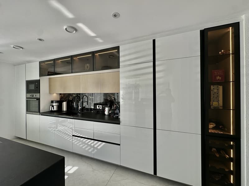 Moderne 4,5-Zi.-Wohnung mit Terrasse & Whirlpool in Umiken (2)