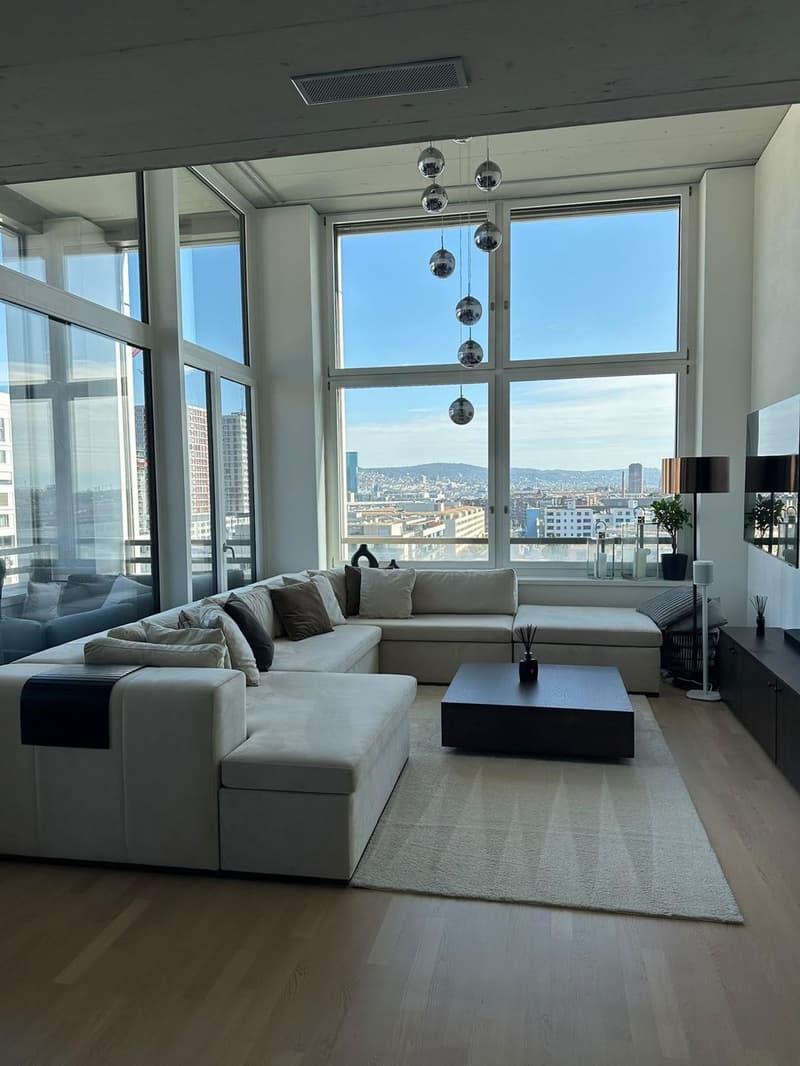 Moderne 3.5-Zimmer-Wohnung mit Weitblick zur befristeten Untermiete (1)