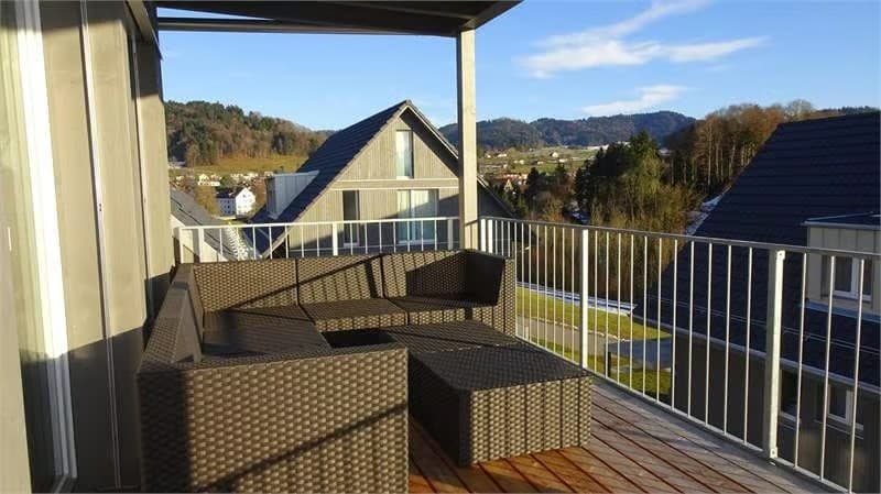 Helle 4.5 Zimmer- Dachmaisonette mit Galerie & grossem Panorama Balkon (5)