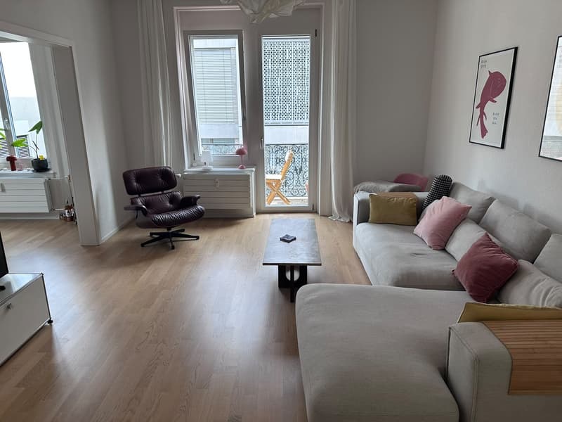 Moderne 4-Zimmer-Wohnung mit zwei Balkonen - nur zwei Minuten vom See (3)