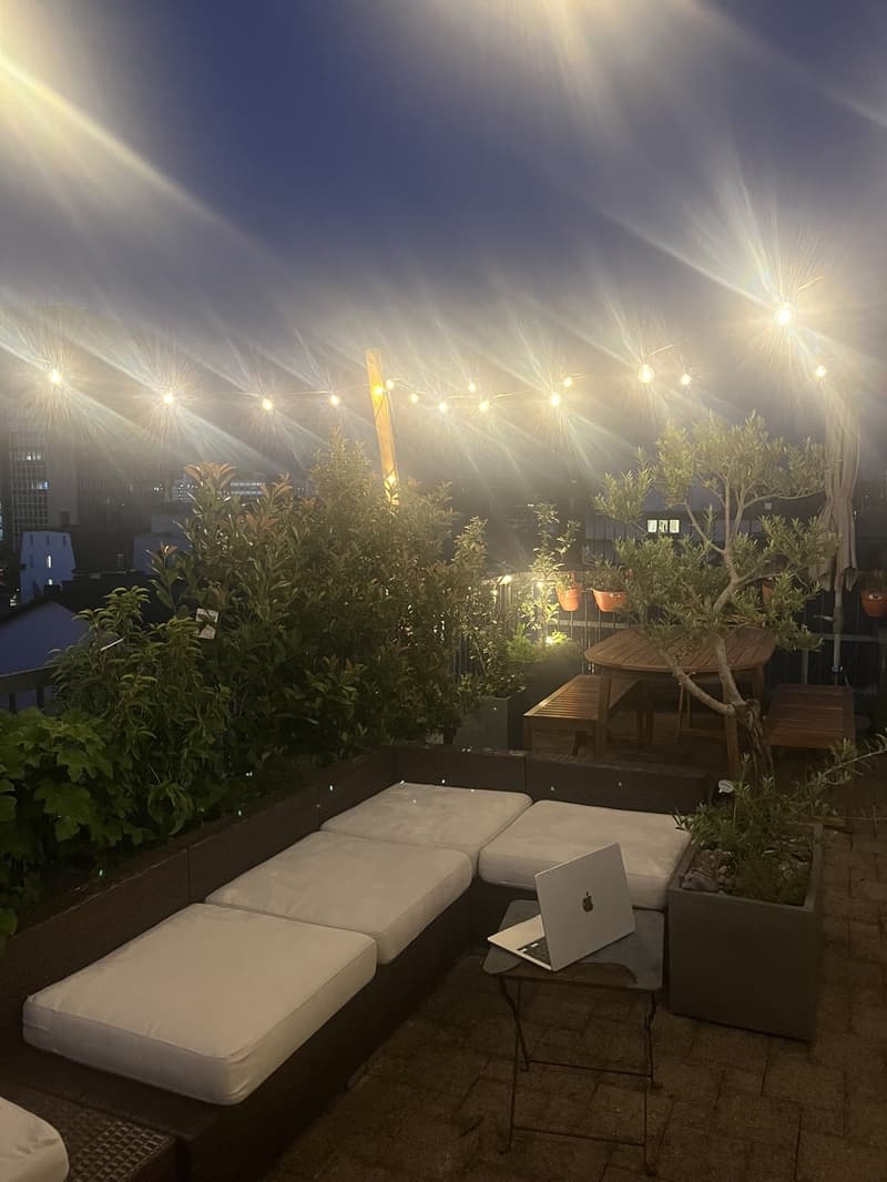 Unique flat with private rooftop and 2 bedrooms and 1 office (12)