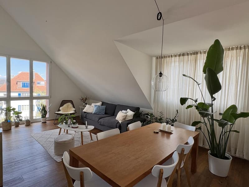Möblierte, helle 3.5-Zimmer-Dachwohnung in Zürich zur befristeten Untermiete, Dezember 2026 bis September 2027 (1)