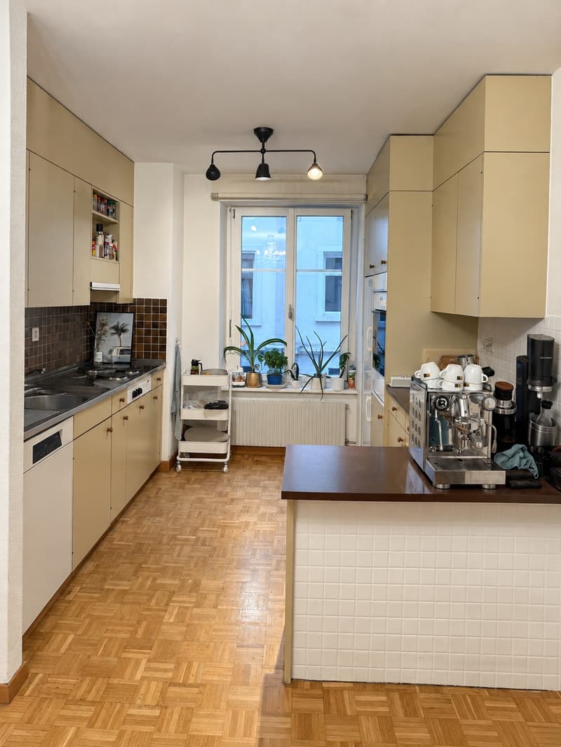 3½-Zimmer-Altbauwohnung mit Balkon beim Hallwylplatz (1.23. November) (3)