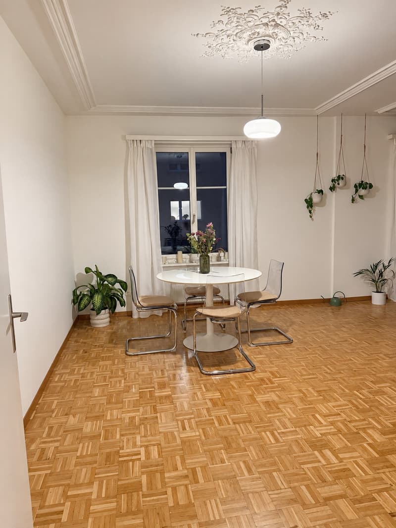 3½-Zimmer-Altbauwohnung mit Balkon beim Hallwylplatz (1.23. November) (2)