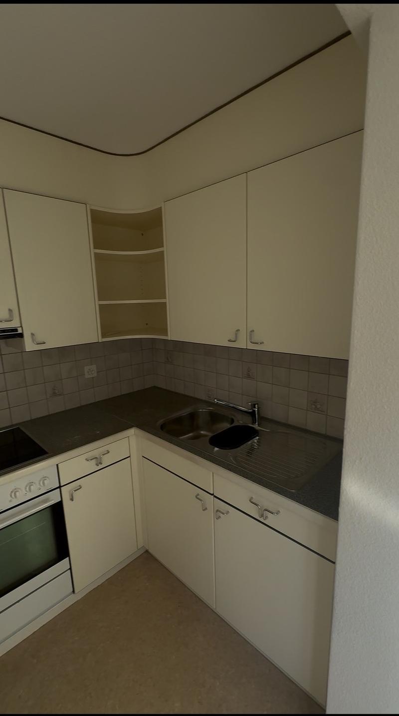 Stanza in casa condivisa (2)