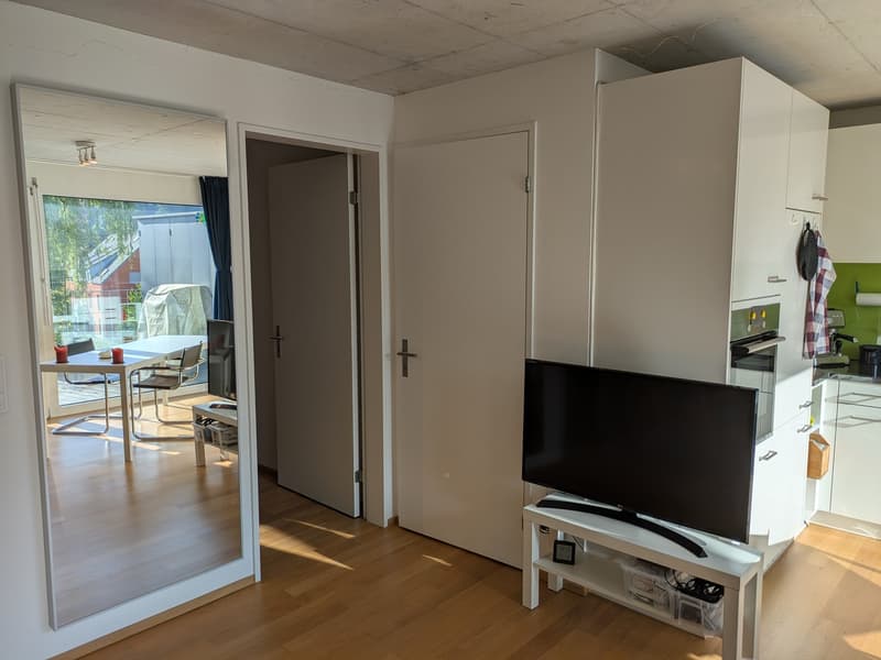 Sehr helle 2.5-Zimmer-Wohnung mit grossem Balkon in Urdorf per sofort (6)