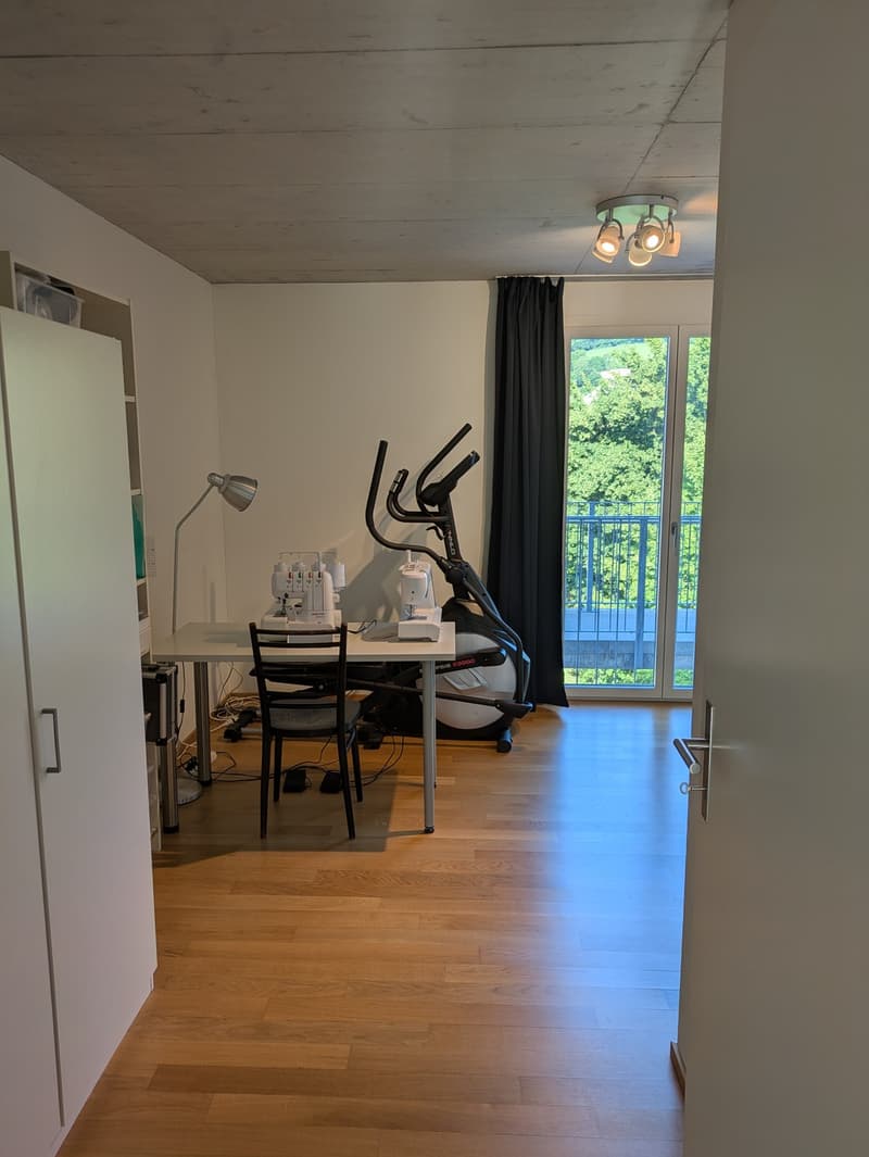 Sehr helle 2.5-Zimmer-Wohnung mit grossem Balkon in Urdorf per sofort (7)