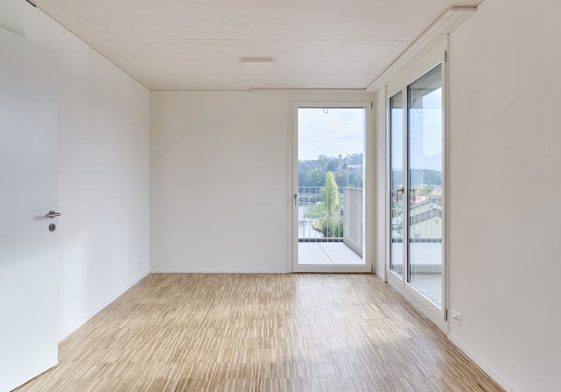 Traumhafte 2.5-Zimmer-Attikawohnung mit zwei grosszügigen Terrassen und herrlicher Aussicht auf die Sihl (5)