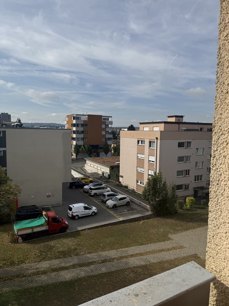 Nachmieter/in gesucht: Möbliertes Zimmer mit eigenem Balkon & Reinigungs-Service  zentral gelegen (5)