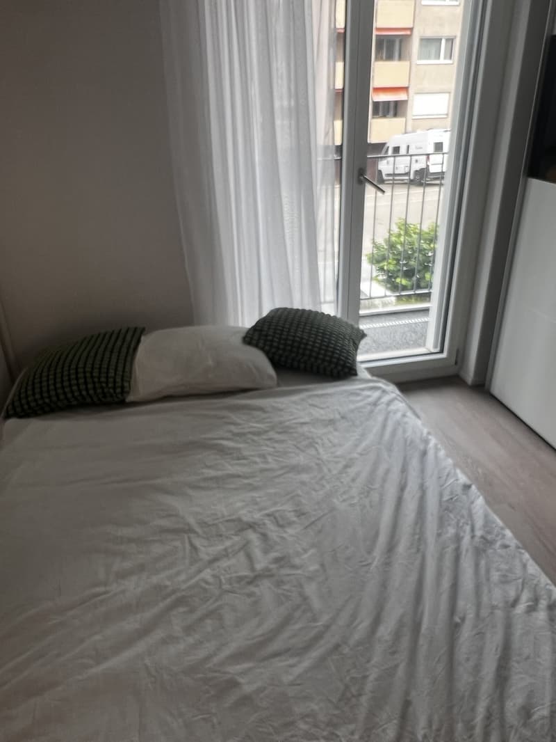 01.11- 30.11.2026 : Neue moderne 2.5 Zimmer, 50 m², 1. OG mit Balkon befristet möbeliert Sommer (7)
